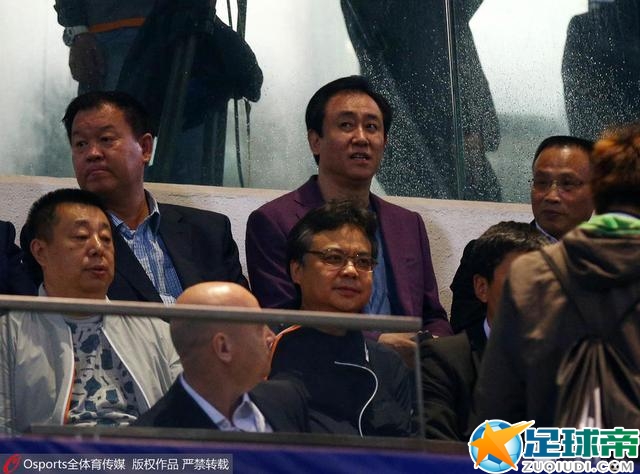 我记得当时自己心里想，马龙，你没穿衣服，如果让抢劫犯看见你这个样子，会怎么样?他们不会把你当回事。